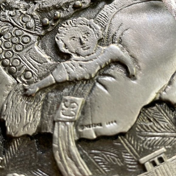 Beautiful vintage 1970s pewter Metzke Santa Clause cookie tin metalware - Picture 5 of 12